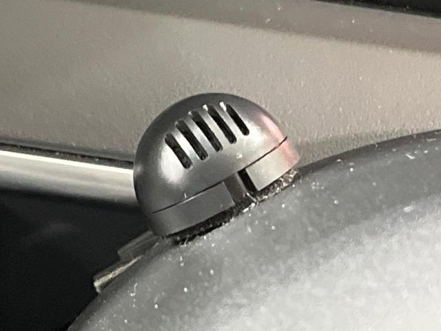 ノート Ｘ　純正９型ナビ　バックカメラ　Ｂｌｕｅｔｏｏｔｈ再生　フルセグＴＶ　ＤＶＤ　ドライブレコーダー　ＥＴＣ　エマージェンシーブレーキ　禁煙車　コーナーセンサー　オートライト　オートエアコン　スマートキー（29枚目）