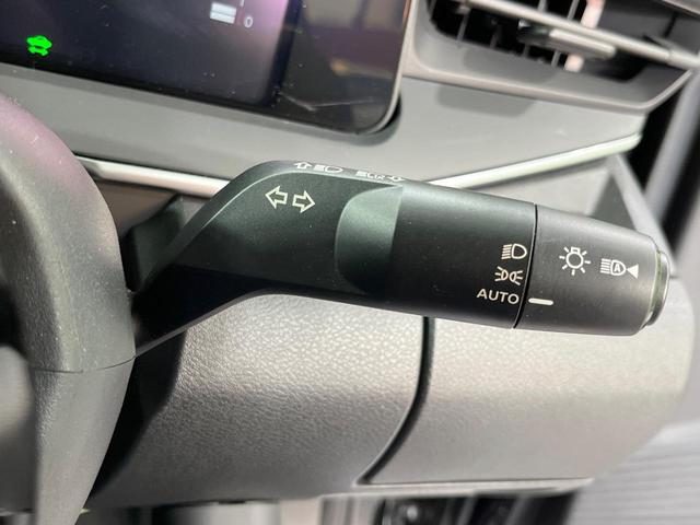 ノート Ｘ　純正９型ナビ　バックカメラ　Ｂｌｕｅｔｏｏｔｈ再生　フルセグＴＶ　ＤＶＤ　ドライブレコーダー　ＥＴＣ　エマージェンシーブレーキ　禁煙車　コーナーセンサー　オートライト　オートエアコン　スマートキー（30枚目）