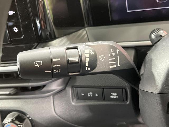 ノート Ｘ　純正９型ナビ　バックカメラ　Ｂｌｕｅｔｏｏｔｈ再生　フルセグＴＶ　ＤＶＤ　ドライブレコーダー　ＥＴＣ　エマージェンシーブレーキ　禁煙車　コーナーセンサー　オートライト　オートエアコン　スマートキー（31枚目）