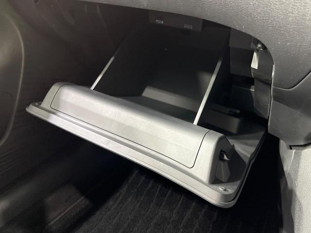 ノート Ｘ　純正９型ナビ　バックカメラ　Ｂｌｕｅｔｏｏｔｈ再生　フルセグＴＶ　ＤＶＤ　ドライブレコーダー　ＥＴＣ　エマージェンシーブレーキ　禁煙車　コーナーセンサー　オートライト　オートエアコン　スマートキー（43枚目）