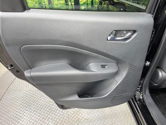 ノート Ｘ　純正９型ナビ　バックカメラ　Ｂｌｕｅｔｏｏｔｈ再生　フルセグＴＶ　ＤＶＤ　ドライブレコーダー　ＥＴＣ　エマージェンシーブレーキ　禁煙車　コーナーセンサー　オートライト　オートエアコン　スマートキー（46枚目）