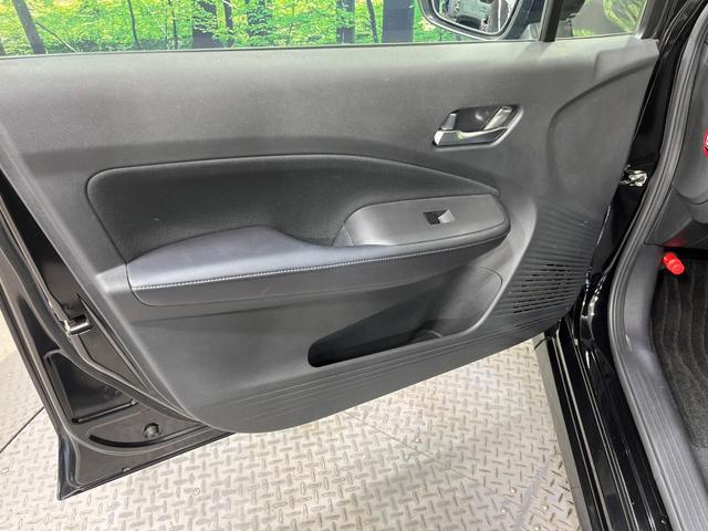 ノート Ｘ　純正９型ナビ　バックカメラ　Ｂｌｕｅｔｏｏｔｈ再生　フルセグＴＶ　ＤＶＤ　ドライブレコーダー　ＥＴＣ　エマージェンシーブレーキ　禁煙車　コーナーセンサー　オートライト　オートエアコン　スマートキー（47枚目）