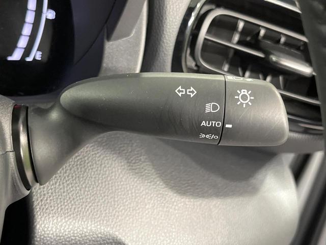 ヤリスクロス Ｚ　純正８型ディスプレイオーディオ　バックカメラ　衝突被害軽減システム　レーダークルーズ　禁煙車　パワーシート　ドラレコ　コーナーセンサー　シートヒーター　ＥＴＣ　純正１８インチアルミ　オートハイビーム（29枚目）