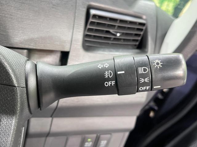 ステラ カスタムＲリミテッド　禁煙車　スマートキー　ＨＩＤヘッド　純正１４インチアルミホイール　オートエアコン　ＣＤ再生　電動格納ミラー　アイドリングストップ　衝突安全ボディ（23枚目）