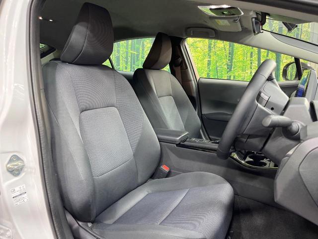 プリウス Ｘ　純正８型ディスプレイオーディオ　バックカメラ　１００Ｖ電源　衝突被害軽減システム　レーダークルーズ　禁煙車　ドラレコ　コーナーセンサー　ＬＥＤヘッド　ＥＴＣ２．０　オートハイビーム　車線逸脱警報（8枚目）