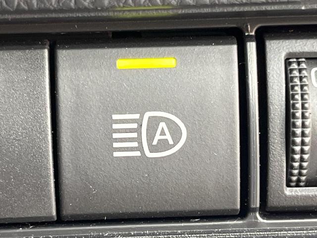 プリウス Ｘ　純正８型ディスプレイオーディオ　バックカメラ　１００Ｖ電源　衝突被害軽減システム　レーダークルーズ　禁煙車　ドラレコ　コーナーセンサー　ＬＥＤヘッド　ＥＴＣ２．０　オートハイビーム　車線逸脱警報（35枚目）