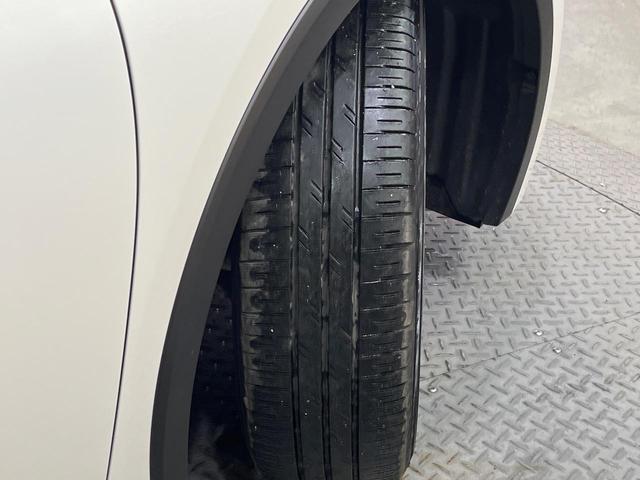 プリウス Ｘ　純正８型ディスプレイオーディオ　バックカメラ　１００Ｖ電源　衝突被害軽減システム　レーダークルーズ　禁煙車　ドラレコ　コーナーセンサー　ＬＥＤヘッド　ＥＴＣ２．０　オートハイビーム　車線逸脱警報（61枚目）