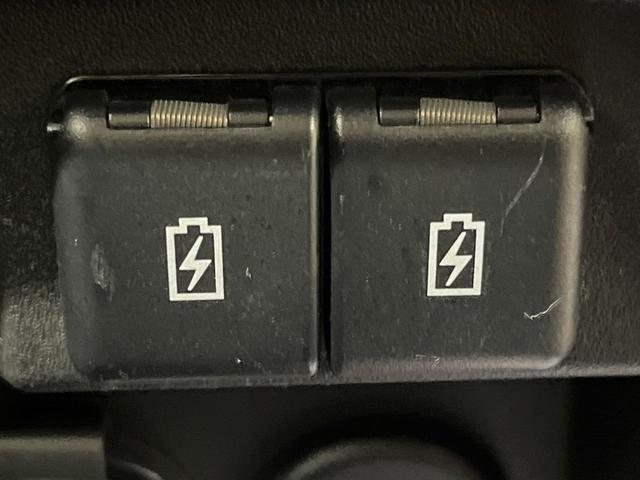 スペーシアカスタム ハイブリッドＸＳターボ　メーカー９型ナビ　両側電動ドア　全周囲カメラ　衝突軽減装置　レーダークルーズ　禁煙車　ハーフレザーシート　シートヒーター　コーナーセンサー　スマートキー　ＬＥＤヘッド　ＥＴＣ　純正１５インチアルミ（52枚目）