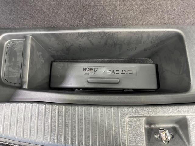 ヴェゼル ハイブリッドＺ・ホンダセンシング　純正ナビ　バックカメラ　衝突被害軽減システム　レーダークルーズ　禁煙車　レザーシート　ドラレコ　スマートキー　ＬＥＤヘッド　ビルトインＥＴＣ　純正１７インチアルミ　オートライト　デュアルエアコン（29枚目）