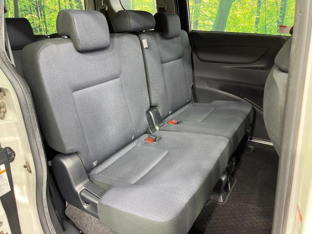 シエンタ ハイブリッドＧ　純正ＳＤナビ　両側電動ドア　バックカメラ　衝突被害軽減システム　禁煙車　コーナーセンサー　ＬＥＤヘッド　スマートキー　ビルトインＥＴＣ　オートハイビーム　車線逸脱警報　オートライト　オートエアコン（9枚目）