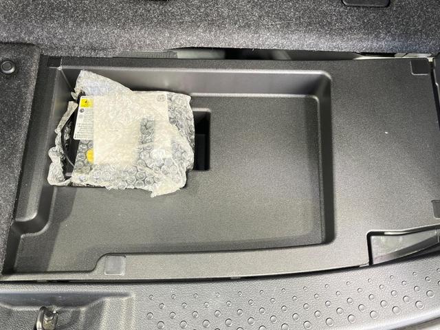 シエンタ ハイブリッドＧ　純正ＳＤナビ　両側電動ドア　バックカメラ　衝突被害軽減システム　禁煙車　コーナーセンサー　ＬＥＤヘッド　スマートキー　ビルトインＥＴＣ　オートハイビーム　車線逸脱警報　オートライト　オートエアコン（28枚目）