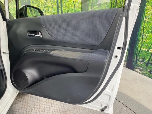 シエンタ ハイブリッドＧ　純正ＳＤナビ　両側電動ドア　バックカメラ　衝突被害軽減システム　禁煙車　コーナーセンサー　ＬＥＤヘッド　スマートキー　ビルトインＥＴＣ　オートハイビーム　車線逸脱警報　オートライト　オートエアコン（32枚目）