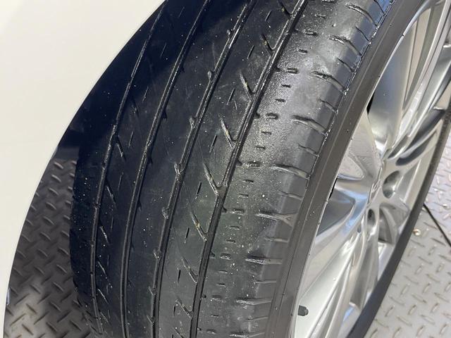 アルファード ２．５Ｓ　タイプゴールドＩＩ　純正９型ディスプレイオーディオ　両側電動ドア　１３型後席モニター　バックカメラ　衝突被害軽減システム　レーダークルーズ　禁煙車　電動リアゲート　ハーフレザーシート　コーナーセンサー　ＥＴＣ（26枚目）