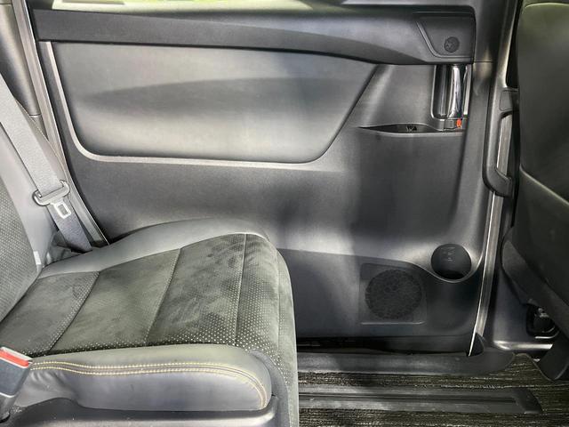 アルファード ２．５Ｓ　タイプゴールドＩＩ　純正９型ディスプレイオーディオ　両側電動ドア　１３型後席モニター　バックカメラ　衝突被害軽減システム　レーダークルーズ　禁煙車　電動リアゲート　ハーフレザーシート　コーナーセンサー　ＥＴＣ（33枚目）