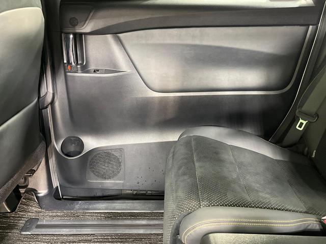 アルファード ２．５Ｓ　タイプゴールドＩＩ　純正９型ディスプレイオーディオ　両側電動ドア　１３型後席モニター　バックカメラ　衝突被害軽減システム　レーダークルーズ　禁煙車　電動リアゲート　ハーフレザーシート　コーナーセンサー　ＥＴＣ（34枚目）