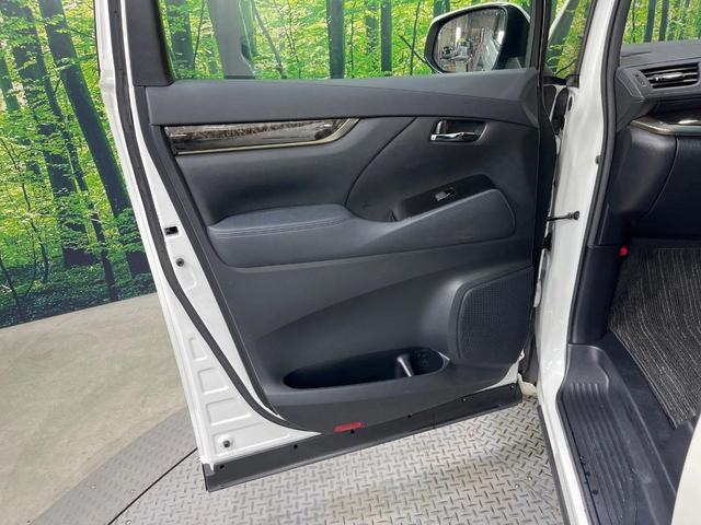 アルファード ２．５Ｓ　タイプゴールドＩＩ　純正９型ディスプレイオーディオ　両側電動ドア　１３型後席モニター　バックカメラ　衝突被害軽減システム　レーダークルーズ　禁煙車　電動リアゲート　ハーフレザーシート　コーナーセンサー　ＥＴＣ（35枚目）