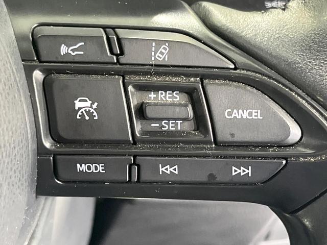 ヤリスクロス ハイブリッドＺ　純正８型ディスプレイオーディオ　全周囲カメラ　衝突被害軽減システム　レーダークルーズ　パワーシート　シートヒーター　コーナーセンサー　ＬＥＤヘッド　ＥＴＣ　純正１８インチアルミ　オートハイビーム（7枚目）