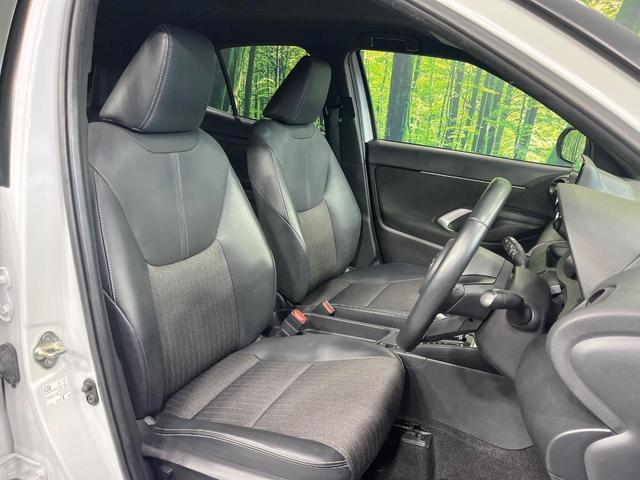 ヤリスクロス ハイブリッドＺ　純正８型ディスプレイオーディオ　全周囲カメラ　衝突被害軽減システム　レーダークルーズ　パワーシート　シートヒーター　コーナーセンサー　ＬＥＤヘッド　ＥＴＣ　純正１８インチアルミ　オートハイビーム（8枚目）