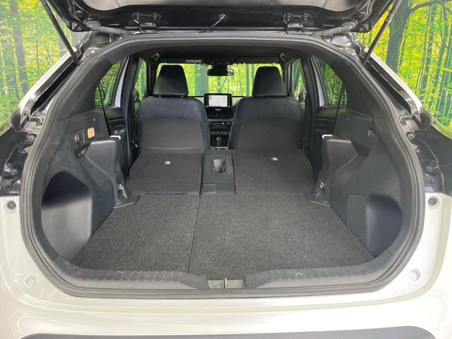 ヤリスクロス ハイブリッドＺ　純正８型ディスプレイオーディオ　全周囲カメラ　衝突被害軽減システム　レーダークルーズ　パワーシート　シートヒーター　コーナーセンサー　ＬＥＤヘッド　ＥＴＣ　純正１８インチアルミ　オートハイビーム（10枚目）