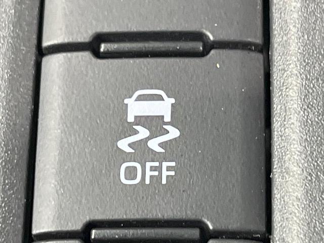 ヤリスクロス ハイブリッドＺ　純正８型ディスプレイオーディオ　全周囲カメラ　衝突被害軽減システム　レーダークルーズ　パワーシート　シートヒーター　コーナーセンサー　ＬＥＤヘッド　ＥＴＣ　純正１８インチアルミ　オートハイビーム（41枚目）