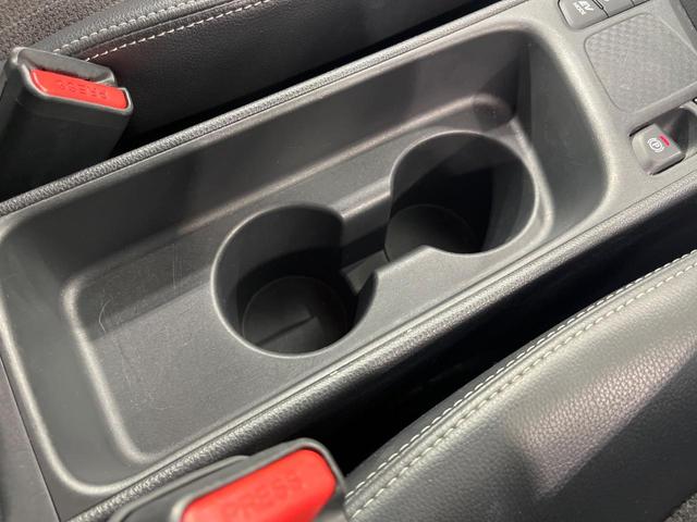 ヤリスクロス ハイブリッドＺ　純正８型ディスプレイオーディオ　全周囲カメラ　衝突被害軽減システム　レーダークルーズ　パワーシート　シートヒーター　コーナーセンサー　ＬＥＤヘッド　ＥＴＣ　純正１８インチアルミ　オートハイビーム（43枚目）