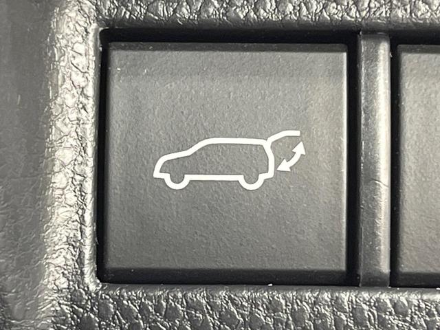 ハリアーハイブリッド Ｚ　レザーパッケージ　モデリスタフルエアロ　純正１２型ＳＤナビ　ＪＢＬサウンド　衝突被害軽減システム　レーダークルーズ　パワーシート　禁煙車　電動リアゲート　レザーシート　前席シートエアコン　コーナーセンサー　ＥＴＣ２．０（24枚目）