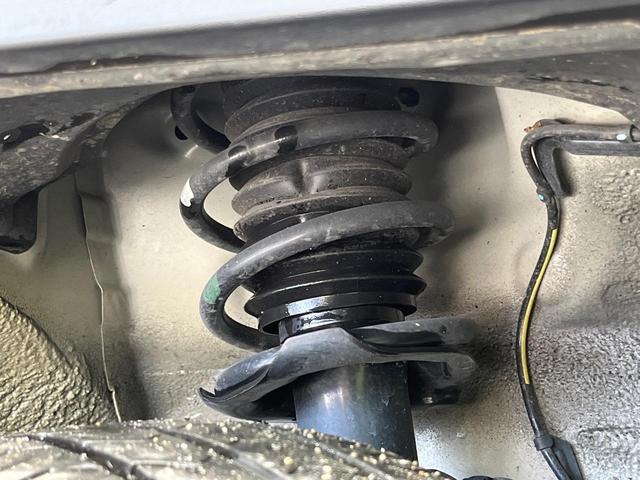 タフト Ｘ　禁煙車　ガラスルーフ　衝突被害軽減システム　コーナーセンサー　スマートキー　ＬＥＤヘッドライト　オートエアコン　ＣＤ再生　アイドリングストップ　オートハイビーム　横滑り防止機能　電動格納ミラー（25枚目）