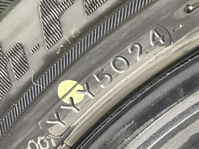 タフト Ｘ　禁煙車　ガラスルーフ　衝突被害軽減システム　コーナーセンサー　スマートキー　ＬＥＤヘッドライト　オートエアコン　ＣＤ再生　アイドリングストップ　オートハイビーム　横滑り防止機能　電動格納ミラー（28枚目）