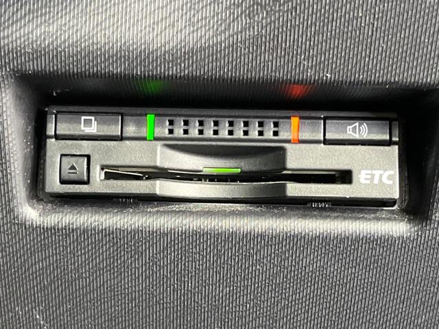 アクア Ｇブラックソフトレザーセレクション　禁煙車　フルエアロ　純正９型ＳＤナビ　スマートキー　ＬＥＤヘッド　ビルトインＥＴＣ　クルコン　純正１６インチアルミ　オートライト　合皮シート　オートエアコン　Ｂｌｕｅｔｏｏｔｈ　ＤＶＤ再生　フルセグ（4枚目）