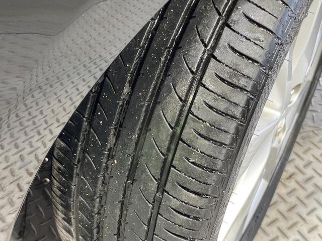 アクア Ｇブラックソフトレザーセレクション　禁煙車　フルエアロ　純正９型ＳＤナビ　スマートキー　ＬＥＤヘッド　ビルトインＥＴＣ　クルコン　純正１６インチアルミ　オートライト　合皮シート　オートエアコン　Ｂｌｕｅｔｏｏｔｈ　ＤＶＤ再生　フルセグ（26枚目）