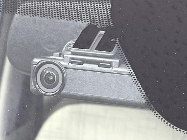 デイズ Ｘ　禁煙車　純正９インチナビ　全周囲カメラ　ＥＴＣ　衝突被害軽減システム　コーナーセンサー　スマートキー　ＨＩＤヘッド　　純正１４インチアルミ　オートライト　オートエアコン　ＤＶＤ再生　地デジ（7枚目）