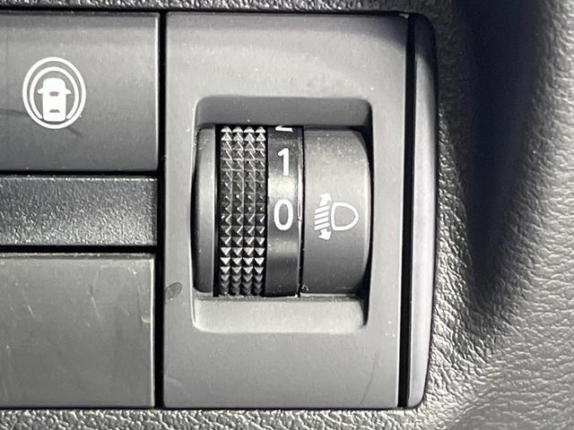 デイズ Ｘ　禁煙車　純正９インチナビ　全周囲カメラ　ＥＴＣ　衝突被害軽減システム　コーナーセンサー　スマートキー　ＨＩＤヘッド　　純正１４インチアルミ　オートライト　オートエアコン　ＤＶＤ再生　地デジ（23枚目）