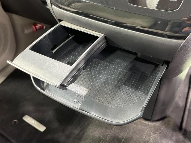 デイズ Ｘ　禁煙車　純正９インチナビ　全周囲カメラ　ＥＴＣ　衝突被害軽減システム　コーナーセンサー　スマートキー　ＨＩＤヘッド　　純正１４インチアルミ　オートライト　オートエアコン　ＤＶＤ再生　地デジ（36枚目）