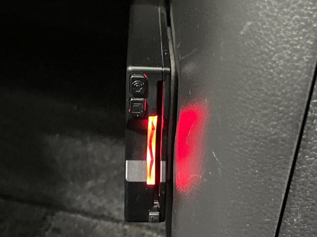 デイズ Ｘ　禁煙車　純正９インチナビ　全周囲カメラ　ＥＴＣ　衝突被害軽減システム　コーナーセンサー　スマートキー　ＨＩＤヘッド　　純正１４インチアルミ　オートライト　オートエアコン　ＤＶＤ再生　地デジ（38枚目）