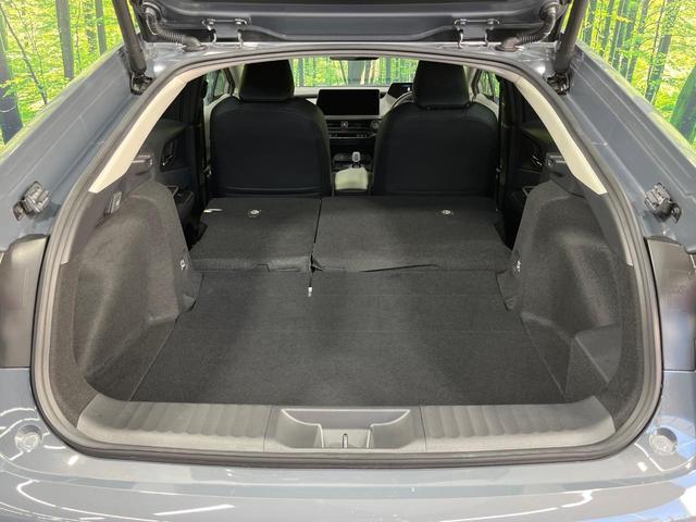 プリウス Z 禁煙車 パノラマルーフ 純正12型ナビ 全周囲カメラ 衝突被害軽減システム レーダークルーズ 電動リアゲート レザーシート 前席シートエアコン パワーシート ドラレコ コーナーセンサー(10枚目)