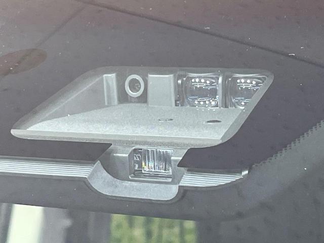 デリカD:5 ブラックエディション 禁煙車 ディーゼル(軽油) 両側電動ドア BIGX11型ナビ 12型後席モニター 電動サイドステップ バックカメラ 衝突被害軽減システム レーダークルーズ 電動リアゲート レザーシート パワーシート(3枚目)