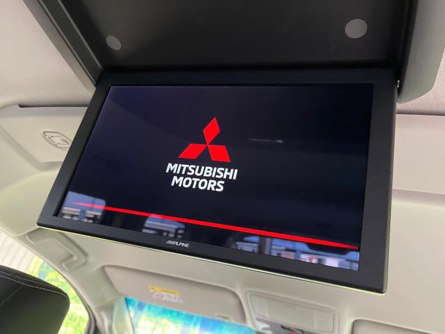 デリカD:5 ブラックエディション 禁煙車 ディーゼル(軽油) 両側電動ドア BIGX11型ナビ 12型後席モニター 電動サイドステップ バックカメラ 衝突被害軽減システム レーダークルーズ 電動リアゲート レザーシート パワーシート(4枚目)