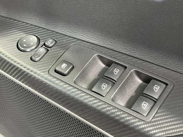 デリカD:5 ブラックエディション 禁煙車 ディーゼル(軽油) 両側電動ドア BIGX11型ナビ 12型後席モニター 電動サイドステップ バックカメラ 衝突被害軽減システム レーダークルーズ 電動リアゲート レザーシート パワーシート(22枚目)