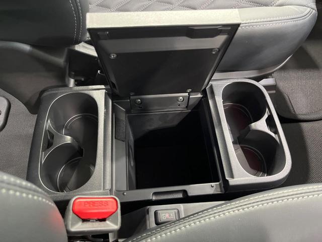 デリカD:5 ブラックエディション 禁煙車 ディーゼル(軽油) 両側電動ドア BIGX11型ナビ 12型後席モニター 電動サイドステップ バックカメラ 衝突被害軽減システム レーダークルーズ 電動リアゲート レザーシート パワーシート(54枚目)