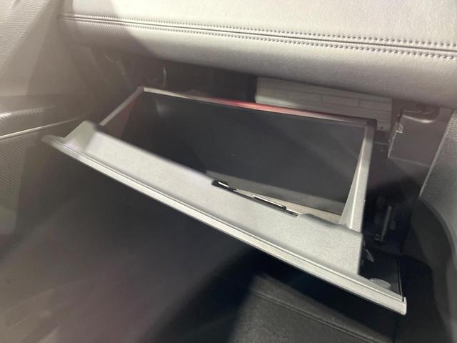 デリカD:5 ブラックエディション 禁煙車 ディーゼル(軽油) 両側電動ドア BIGX11型ナビ 12型後席モニター 電動サイドステップ バックカメラ 衝突被害軽減システム レーダークルーズ 電動リアゲート レザーシート パワーシート(55枚目)