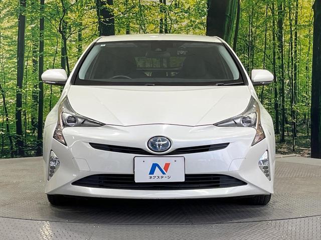 プリウス S 純正SDナビ バックカメラ 衝突被害軽減システム レーダークルーズ 禁煙車 ドラレコ スマートキー LEDヘッド ビルトインETC 純正15インチアルミ オートハイビーム 車線逸脱警報 オートライト(14枚目)