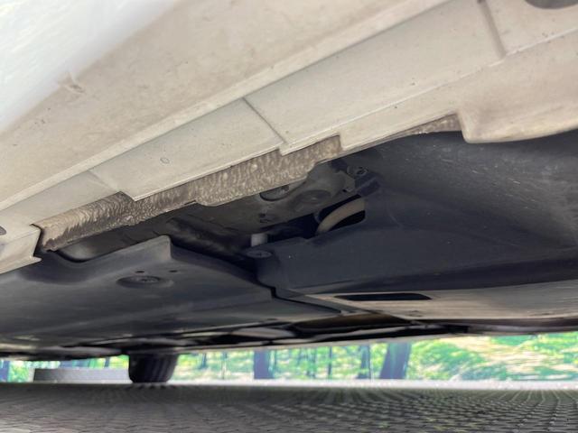 プリウス S 純正SDナビ バックカメラ 衝突被害軽減システム レーダークルーズ 禁煙車 ドラレコ スマートキー LEDヘッド ビルトインETC 純正15インチアルミ オートハイビーム 車線逸脱警報 オートライト(53枚目)