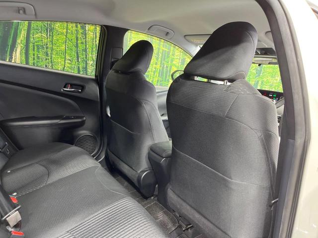 プリウス S 純正SDナビ バックカメラ 衝突被害軽減システム レーダークルーズ 禁煙車 ドラレコ スマートキー LEDヘッド ビルトインETC 純正15インチアルミ オートハイビーム 車線逸脱警報 オートライト(60枚目)