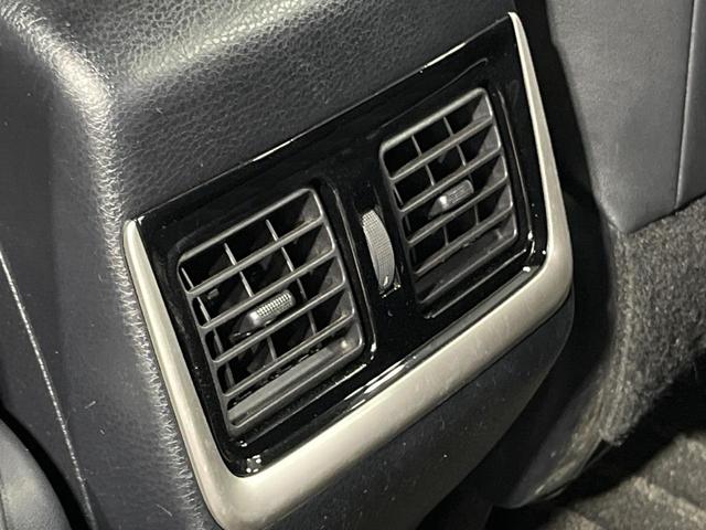 ハリアー プレミアム メタル アンド レザーパッケージ 禁煙車 純正9型SDナビ バックカメラ レーダークルーズ 電動リアゲート レザーシート 前席シートエアコン コーナーセンサー LEDヘッド ビルトインETC 純正18インチアルミ オートハイビーム(53枚目)