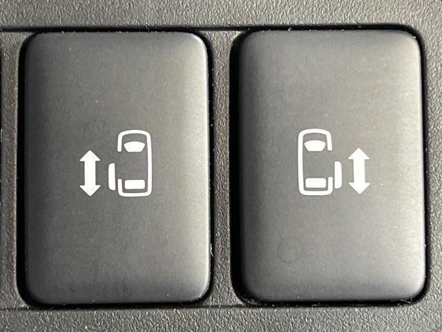 デリカD:5 P 禁煙車 両側電動ドア 純正10型ナビ 全周囲カメラ 電動サイドステップ 衝突軽減システム レーダークルコン 電動リアゲート パワーシート ステアリングヒーター ドラレコ ETC シートヒーター(7枚目)