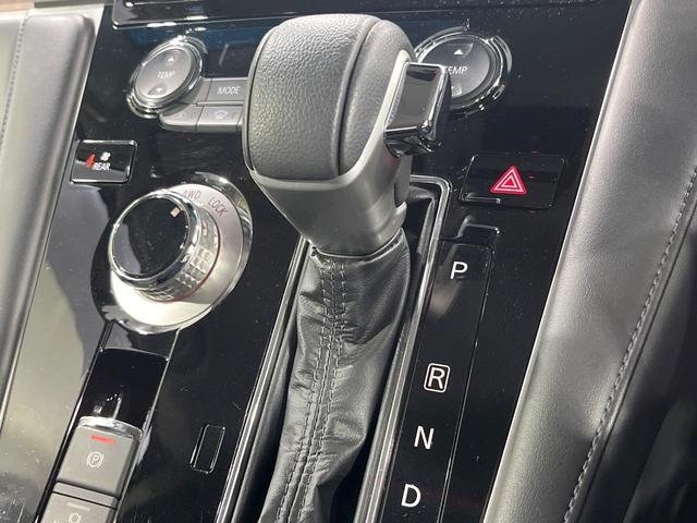 デリカD:5 P 禁煙車 両側電動ドア 純正10型ナビ 全周囲カメラ 電動サイドステップ 衝突軽減システム レーダークルコン 電動リアゲート パワーシート ステアリングヒーター ドラレコ ETC シートヒーター(60枚目)