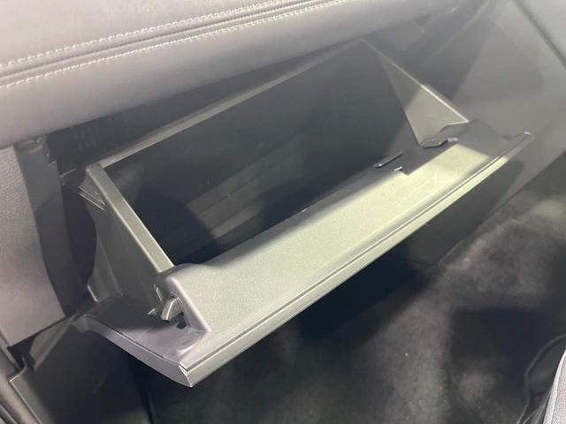 デリカD:5 P 禁煙車 両側電動ドア 純正10型ナビ 全周囲カメラ 電動サイドステップ 衝突軽減システム レーダークルコン 電動リアゲート パワーシート ステアリングヒーター ドラレコ ETC シートヒーター(69枚目)