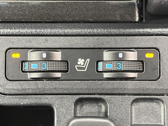 ランドクルーザープラド TX Lパッケージ・ブラックエディション 禁煙車 9型SDナビ バックカメラ 衝突被害軽減システム レーダークルーズ ブラックレザーシート 前席シートエアコン 前席パワーシート ドラレコ コーナーセンサー LEDヘッドライト ETC フルセグ(42枚目)