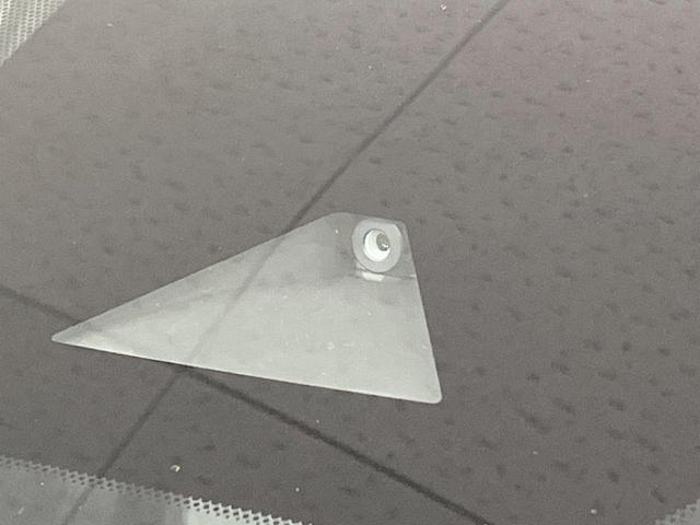 ノート Ｓ　禁煙車　ＳＤナビ　バックカメラ　衝突被害軽減システム　ドラレコ　コーナーセンサー　スマートキー　ビルトインＥＴＣ　オートライト　オートエアコン　Ｂｌｕｅｔｏｏｔｈ　ＣＤ　ＤＶＤ再生（3枚目）