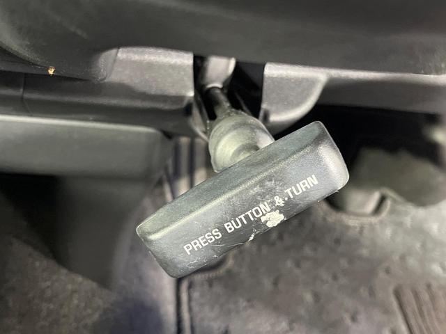 ハイエースバン スーパーＧＬ　ダークプライムＩＩ　禁煙車　モデリスタフルエアロ　両側電動ドア　純正ＳＤナビ　全周囲カメラ　衝突被害軽減システム　コーナーセンサー　ＬＥＤヘッド　ＥＴＣ　車線逸脱警報　オートライト　オートエアコン　Ｂｌｕｅｔｏｏｔｈ（51枚目）